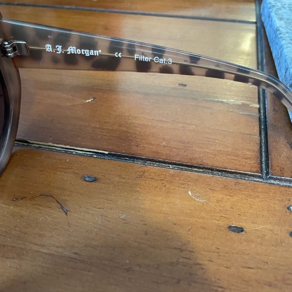 A.J. Morgan Animal Print Filter Cat.3 Sunglasses - Picture 6 of 6